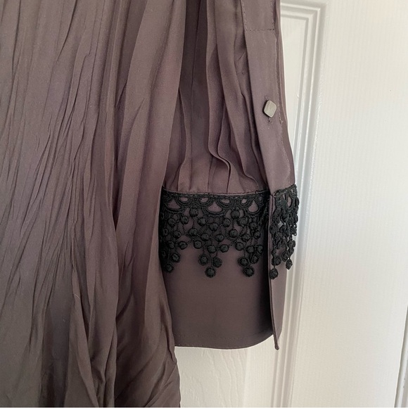 Marie Saint Pierre Long Sleeve Crinkle Dress with Black Lace Detail Size Large - Picture 8 of 13